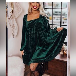 Green Velvet Babydoll Dress Size L Tie Back Square Neck Emmeline’s Fashion NWOT